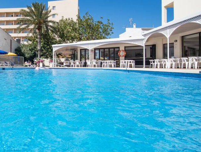 Pool des Hotels La Santa Maria Playa auf Mallorca - jetzt buchen!